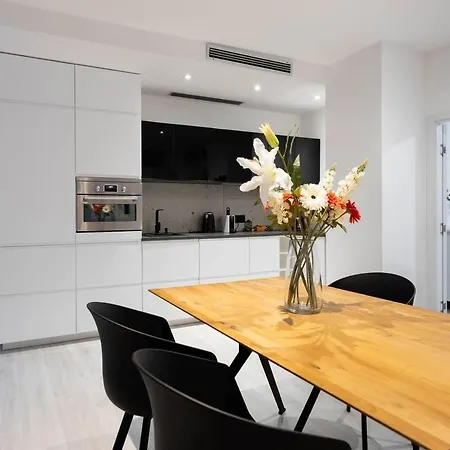 Acacia Tree 41 - Stylish & Spacious And Crunchy * Budapest