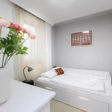 Acacia Tree 41 - Stylish & Spacious And Crunchy Budapest