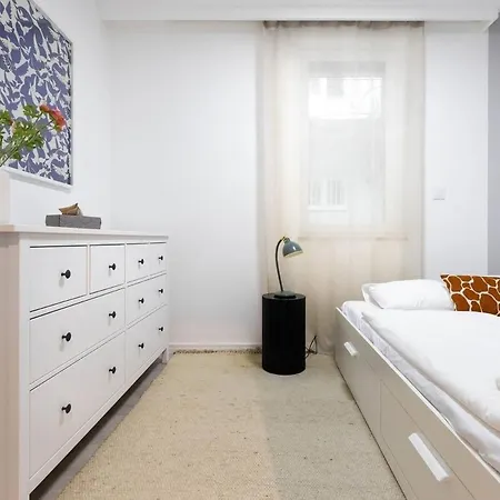 Acacia Tree 41 - Stylish & Spacious And Crunchy Budapest
